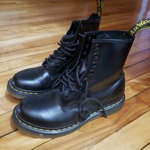 Dr Martens like New 8US
